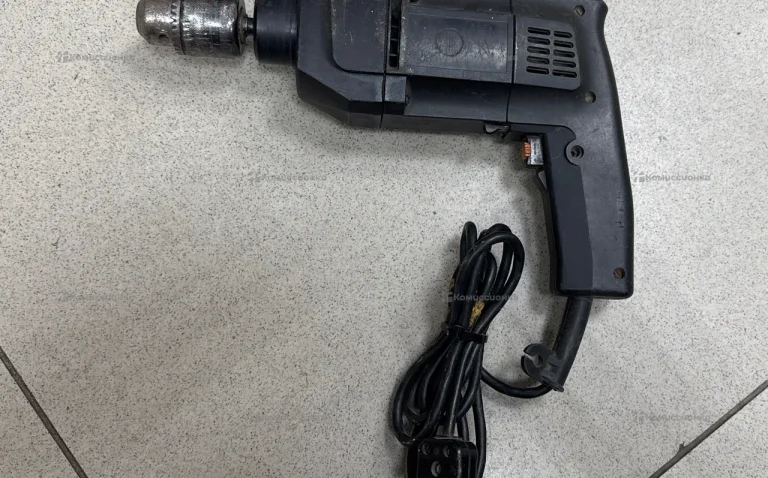 Дрель черная