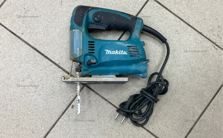 Электролобзик makita 4329