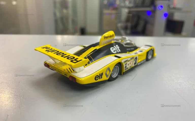 Машинка Alpine renault a442
