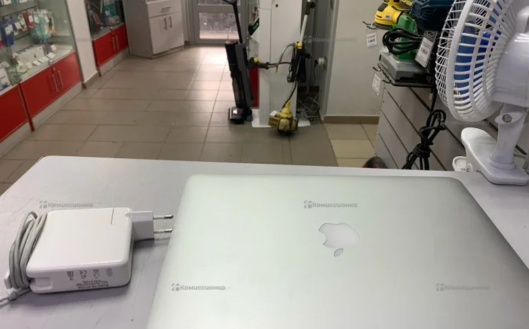 Ноутбук Macbook Air 13 inch 2013