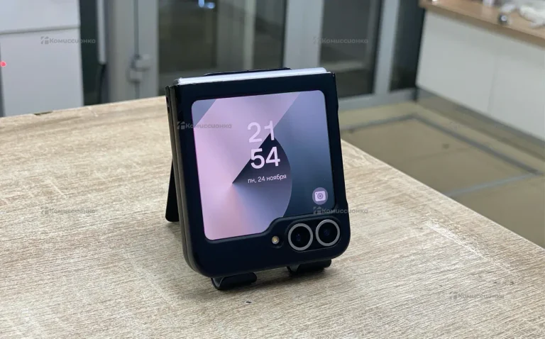 Samsung Galaxy Z Flip6 12/256 ГБ