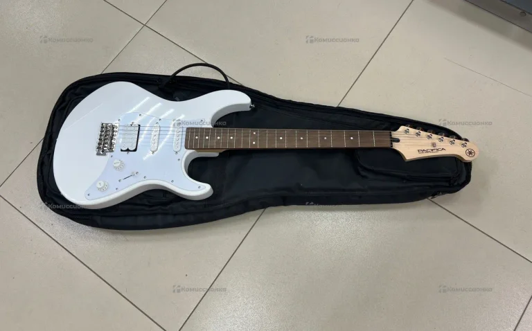 Электрогитара Yamaha Pacifica 012
