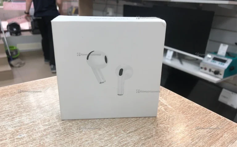 Наушники  AirPods 4