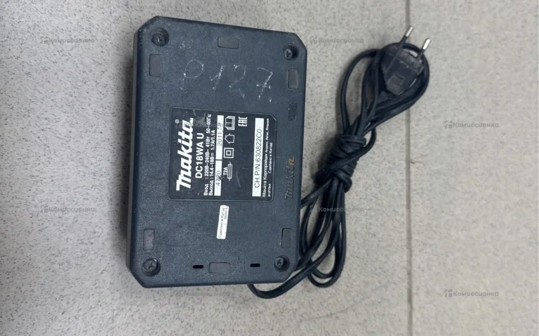 Makita Зарядное устройство