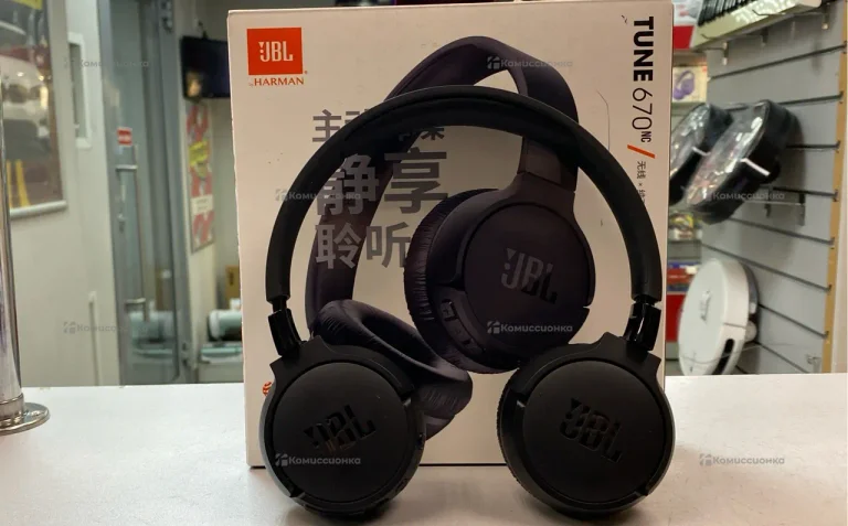 Наушники JBL TUNE 670NC