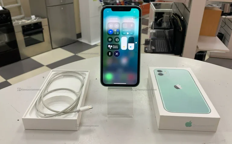 Apple iPhone 11 4/64 ГБ