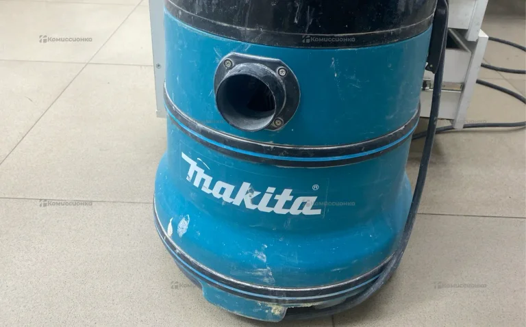 Пылесос  строительный MAKITA 440