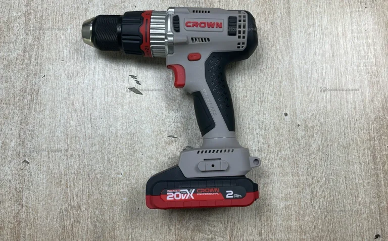 Аккумуляторный шуруповерт CROWN BL CT21090HMX-2 BMC