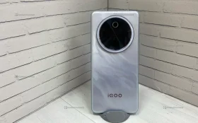 Vivo iQOO Z10 12/256 ГБ