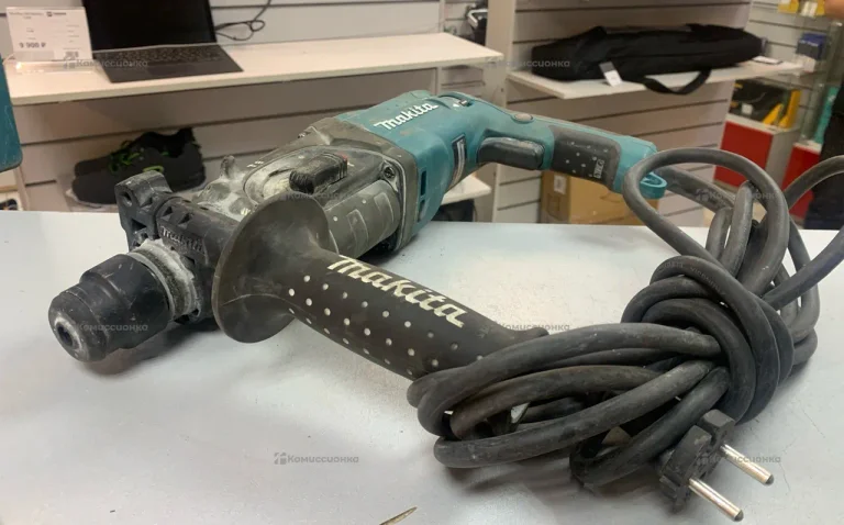 Перфоратор Makita HR 2470