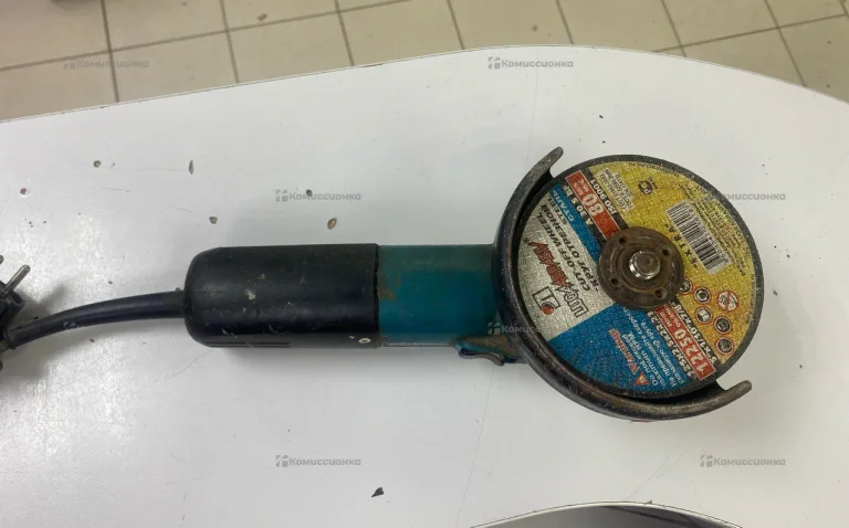 Makita УШМ 9555HN