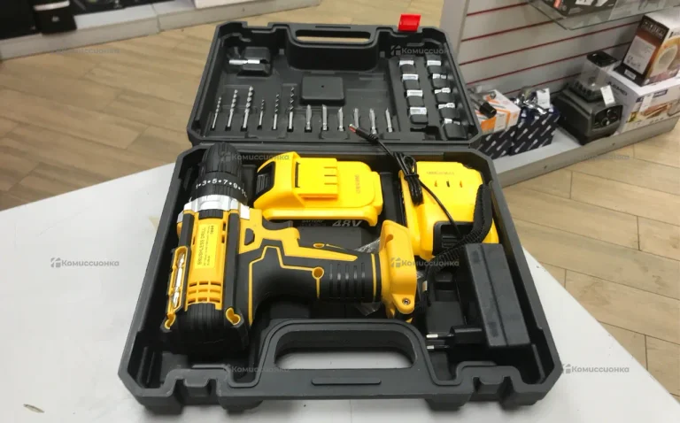 Аккумуляторная дрель-шуруповёрт DeWALT DCD700 (реп