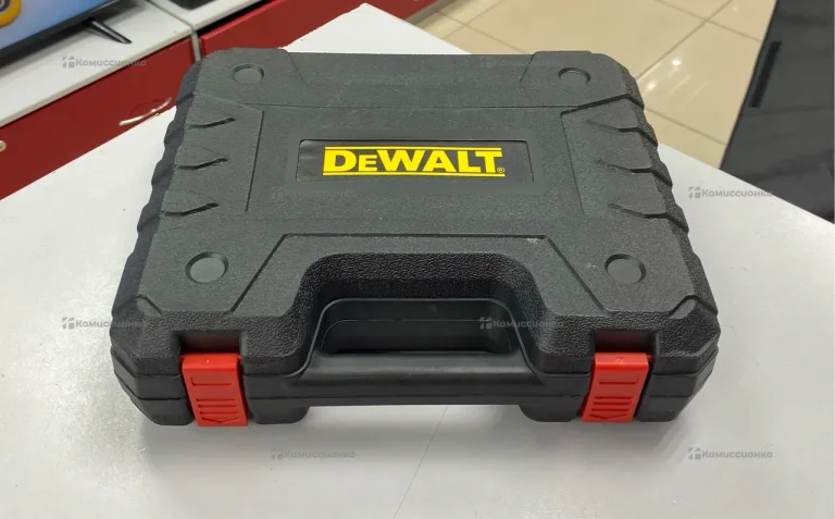 дрель- шуруповерт DeWalt