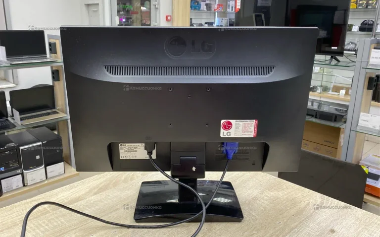 Монитор  LG E2241S-BN