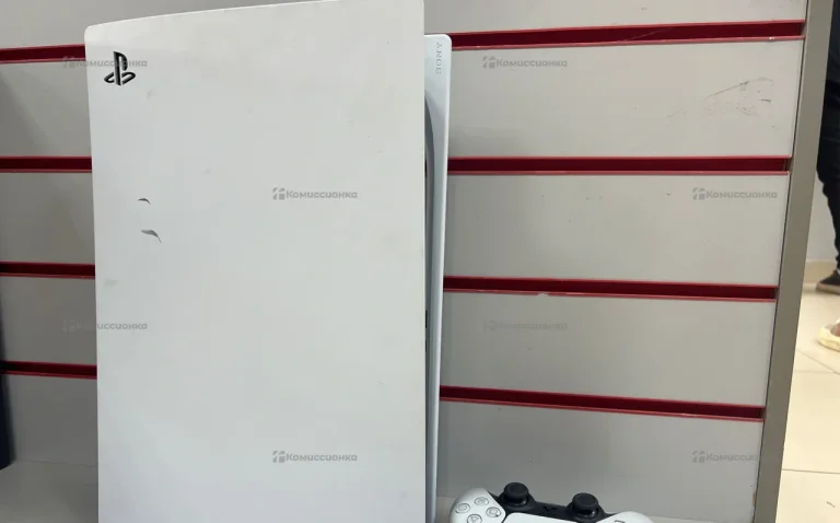 Приставка Sony PS5 с дисководом.