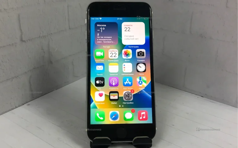 Apple iPhone SE (2020) 3/64 ГБ