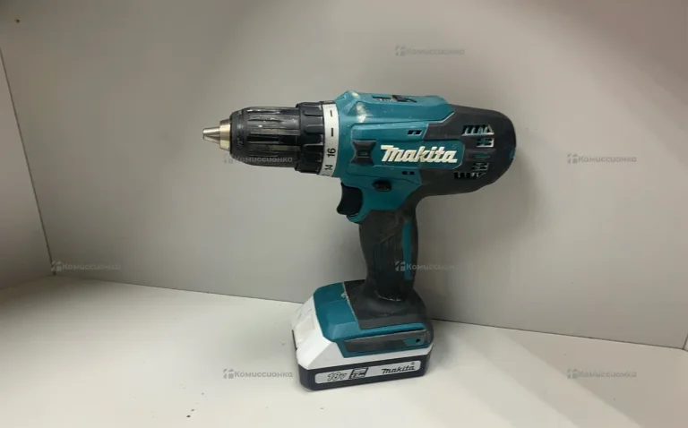 Аккумуляторная дрель-шуруповерт Makita DF488DWE