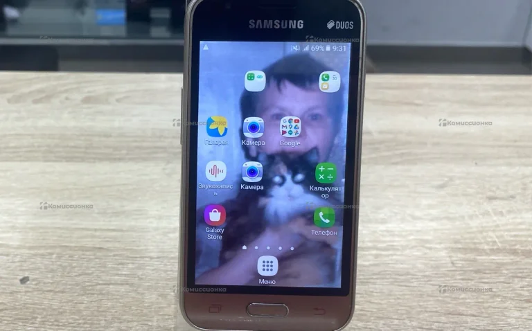 Samsung Galaxy J1 0/4 ГБ