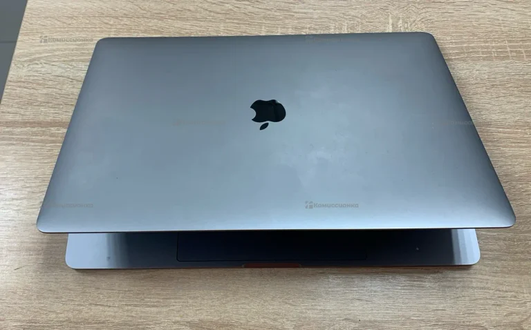 Ноутбук  MacBook Pro 15 (2017)