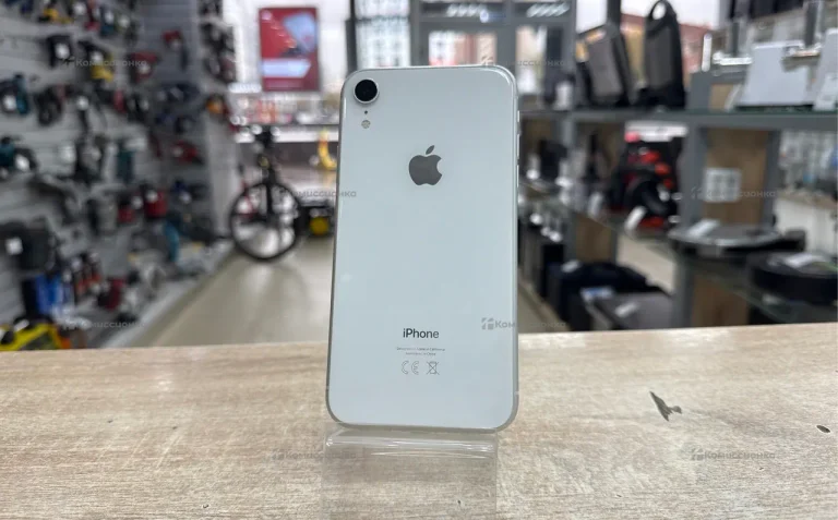 Apple iPhone XR 3/64 ГБ