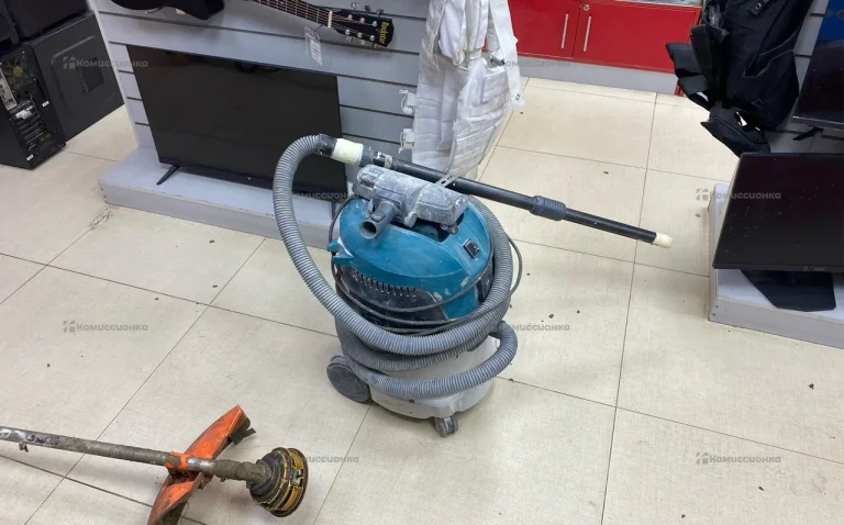 Строительный пылесос Makita VC2512L
