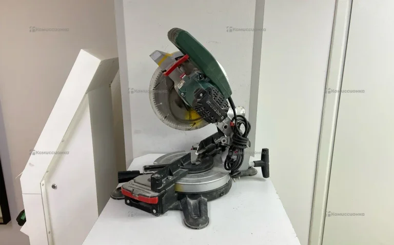 Торцовочная пила metabo KS 216 M Lasercut