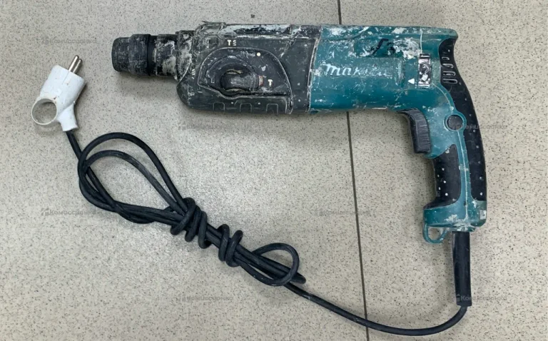перфаратор makita HR2470