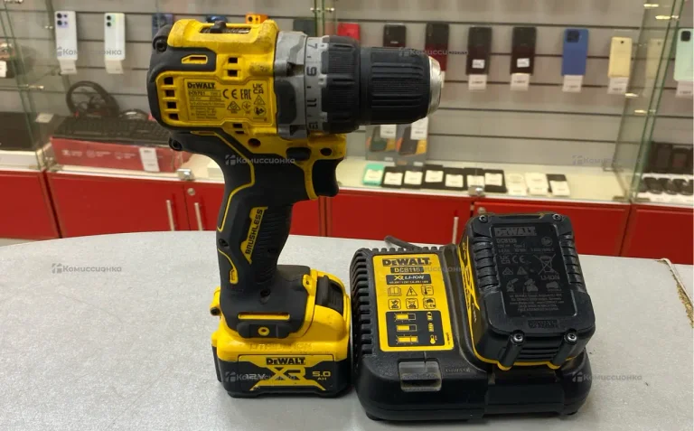 Аккумуляторная дрель-шуруповерт DeWALT DCD701 2x5.