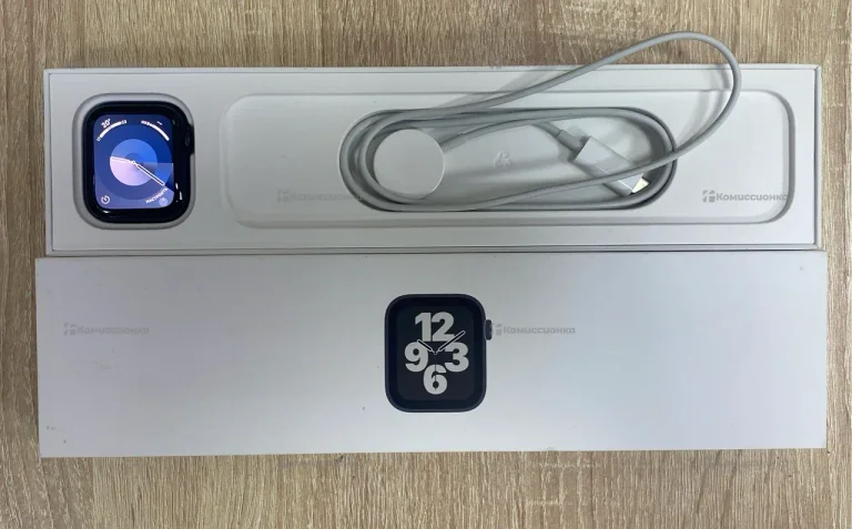 Часы APPLE WATCH SE 44mm