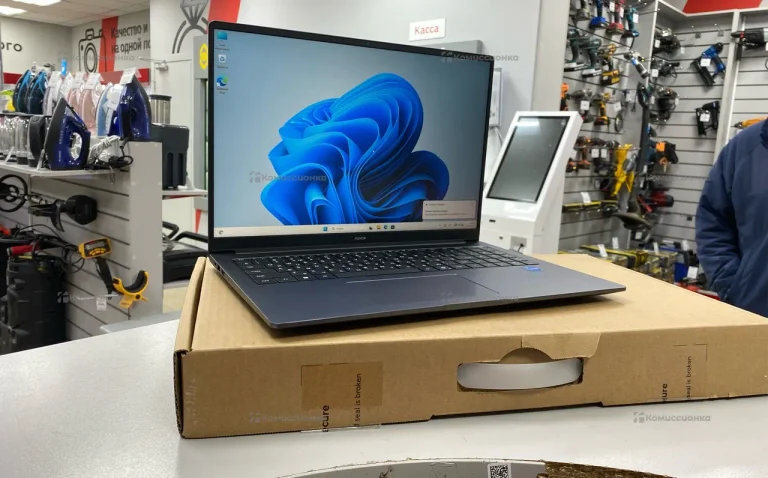 Ноутбук  Honor x16