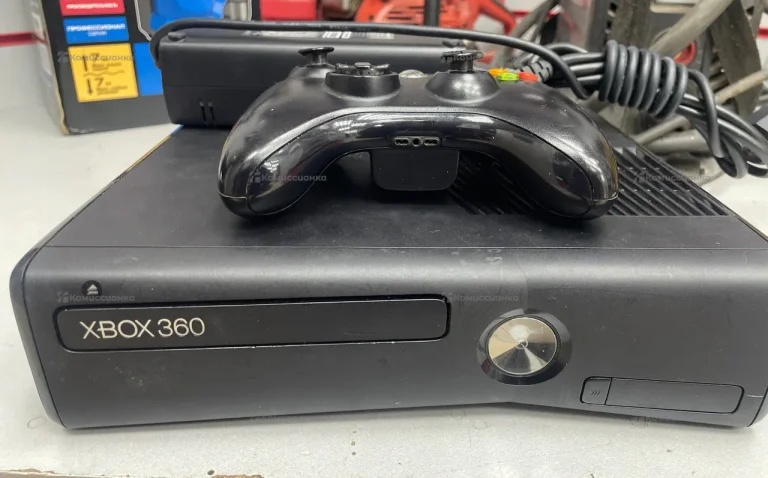 Приставка Xbox 360 S