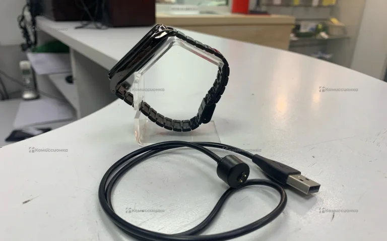 Часы  Xiaomi Mi Band 8