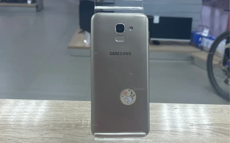 Samsung Galaxy J6+ 3/32 ГБ