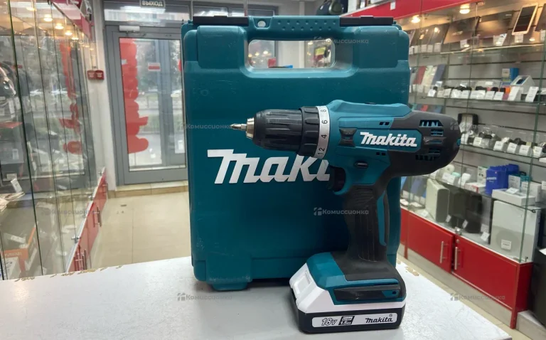 Дрель-шуруповёрт Makita DF488D