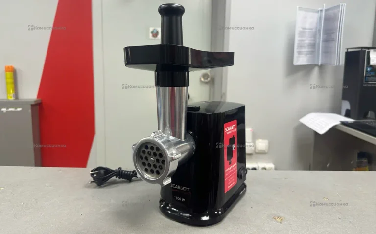 Мясорубка scarlet 1800w