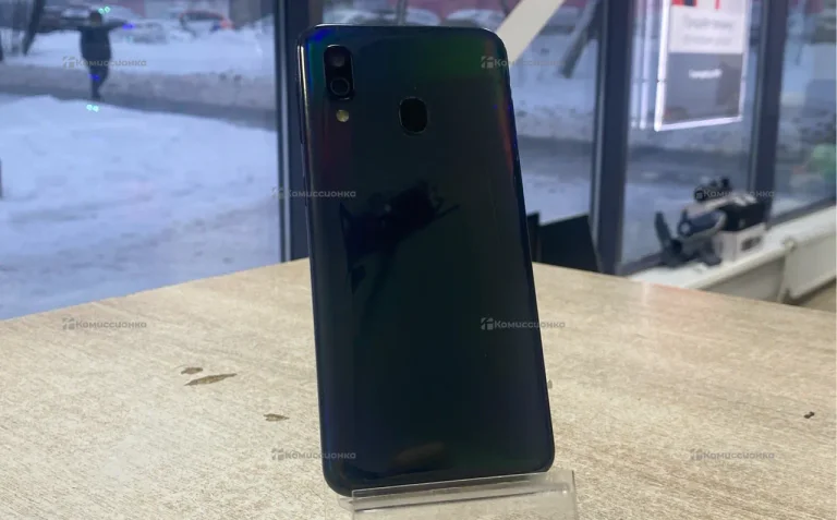 Samsung Galaxy A40 4/64 ГБ