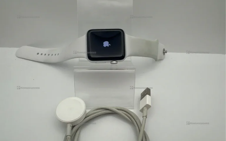 Apple Watch 3 42mm + зарядное устройство