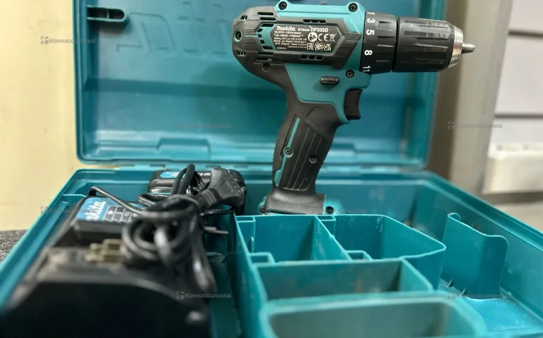 Дрель шуруповерт Makita DF333D