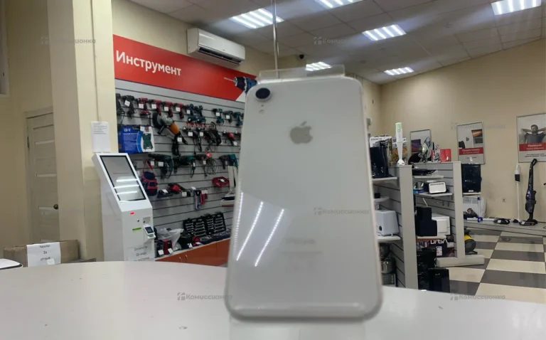 Apple iPhone XR 3/64 ГБ