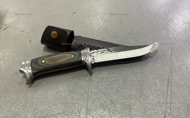 Нож коричневый (в чехле )