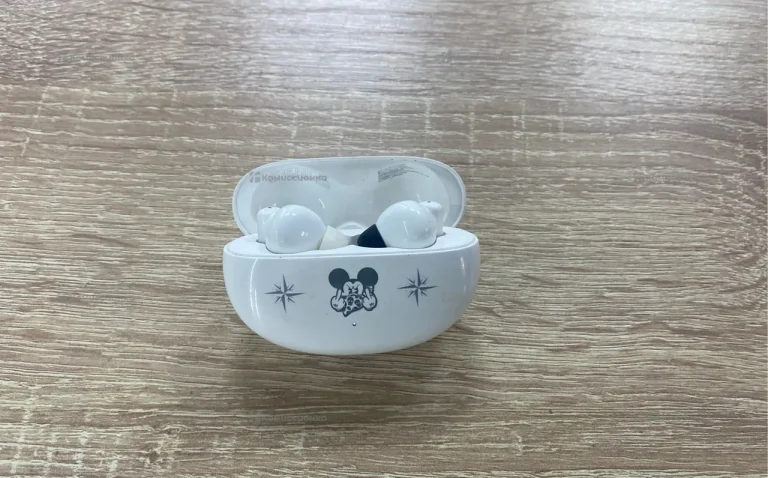 Наушники  Белые