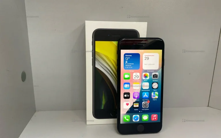 Apple iPhone SE (2020) 3/64 ГБ