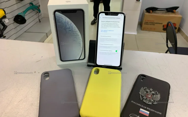 Apple iPhone XR 3/128 ГБ