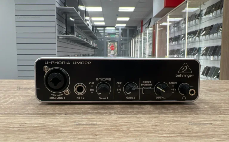Звуковая карта behringer u-phoria umc22