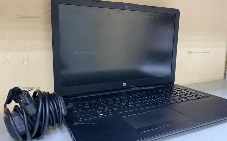 Ноутбук  HP 15-bw585ur