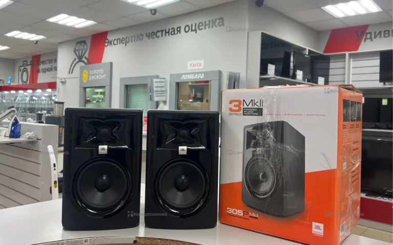 Студийный монитор JBL 305P Mkll