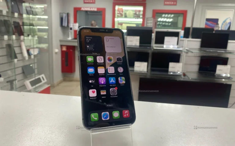 Apple iPhone 11 4/64 ГБ