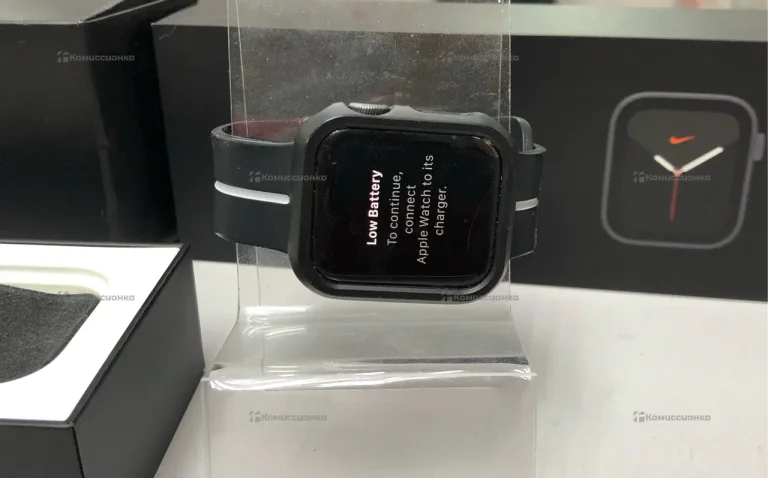 Часы  Apple Watch Series 5 Nike