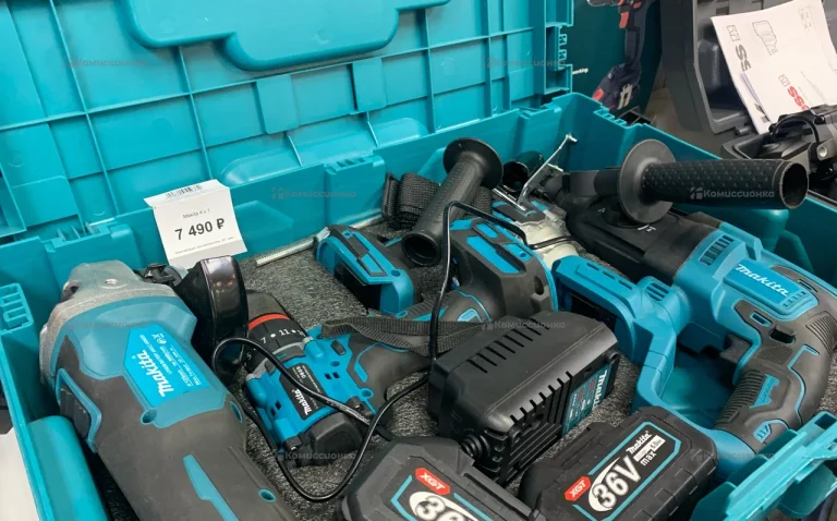 Makita 4 v 1