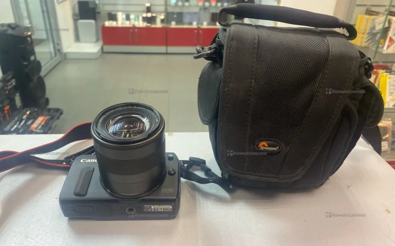 Фотоаппарат  canon eos m